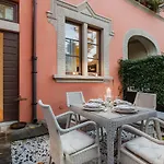 Casa Vera, Exquisite 2 Bedrooms 2 Baths With Garden, A/c, Close To Parking Apartment *