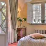 Casa Vera, Exquisite 2 Bedrooms 2 Baths With Garden, A/c, Close To Parking *
