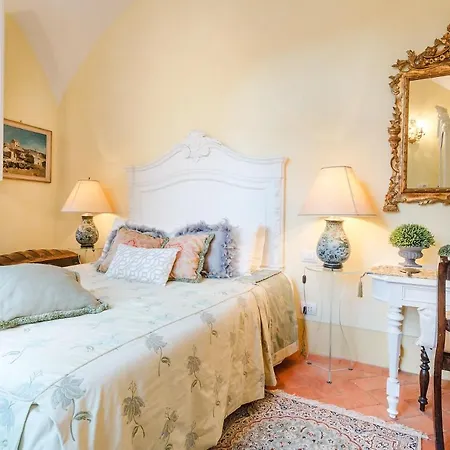 Casa Vera, Exquisite 2 Bedrooms 2 Baths With Garden, A/c, Close To Parking