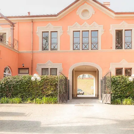 Casa Vera, Exquisite 2 Bedrooms 2 Baths With Garden, A/c, Close To Parking