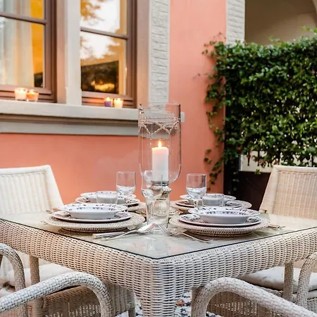Casa Vera, Exquisite 2 Bedrooms 2 Baths With Garden, A/c, Close To Parking Apartment
